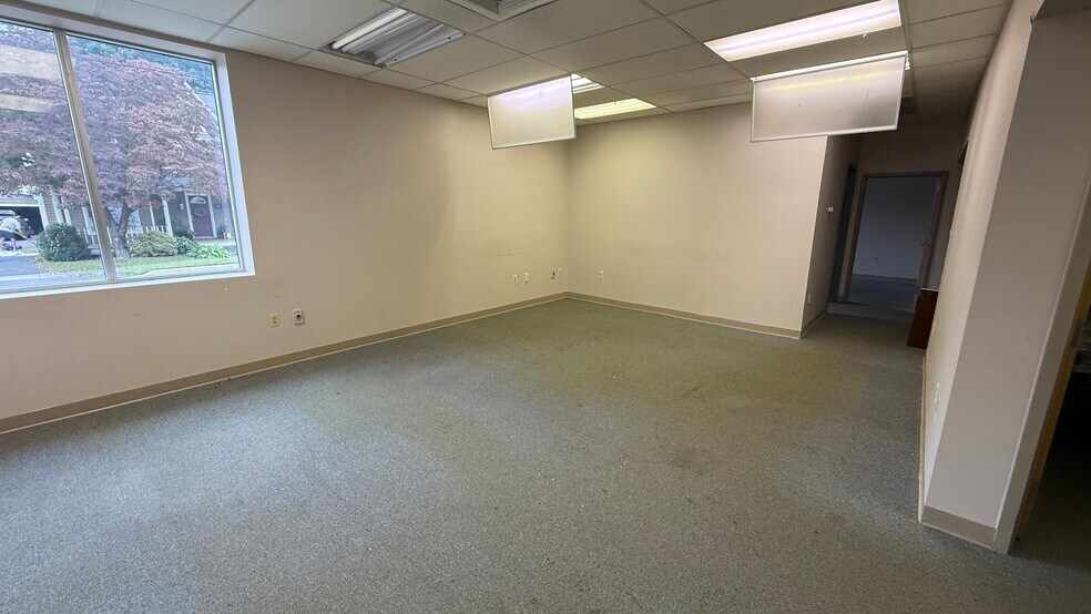 More Photos Of 75 North St, Bloomsbury Office For Lease