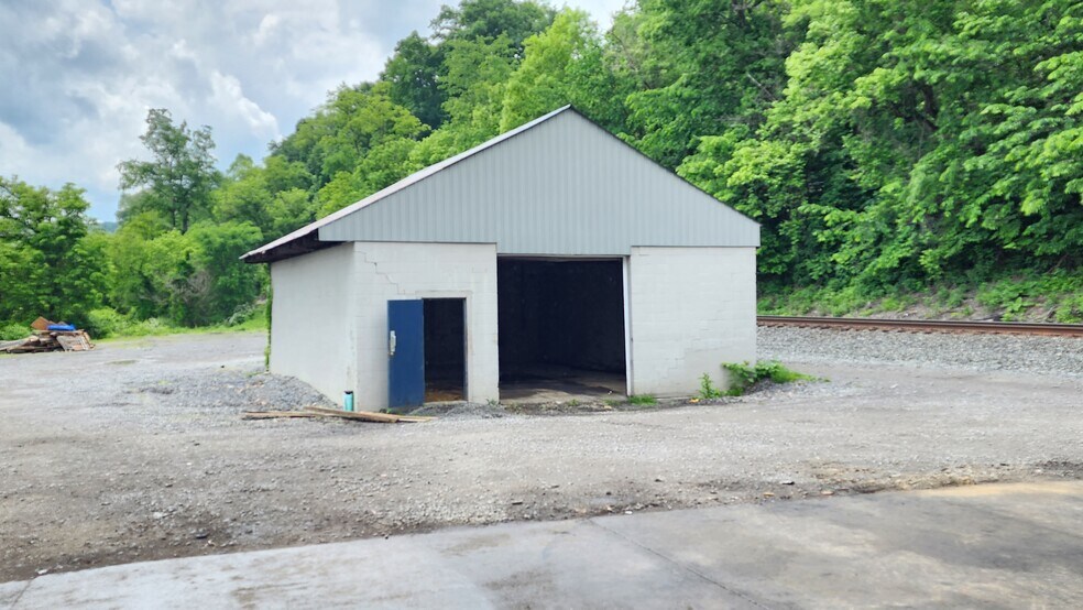 More Photos Of 736 Front St, Fredericktown Warehouse For Sale