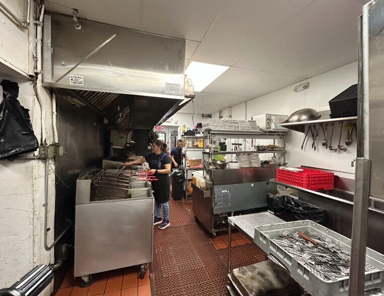 More Photos Of 742-746 Middle Country Rd, Selden Freestanding For Sale