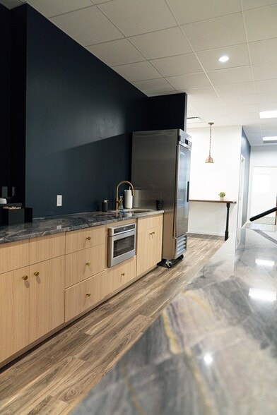 More Photos Of 1951 SR 426 W, Oviedo Office For Lease