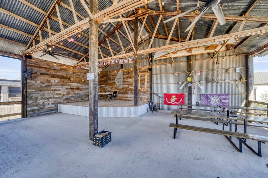 More Photos Of 710 S May St, Madisonville General Retail For Sale