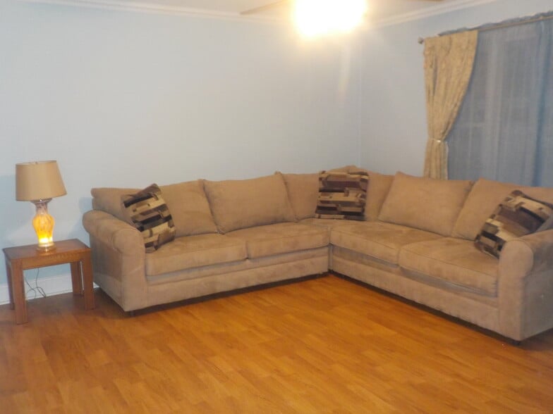 More Photos Of 1250 Pulaski Blvd, Bellingham Office For Sale