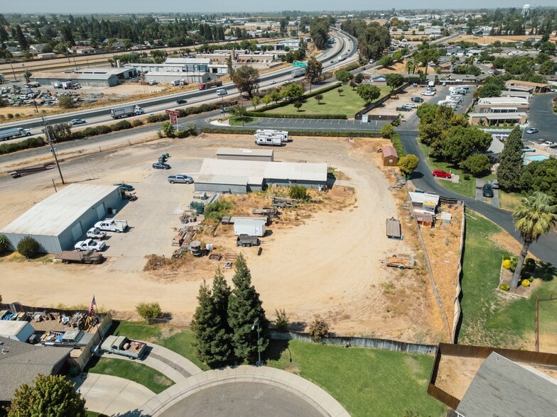 More Photos Of 901 E Broadway Ave, Atwater Specialty For Sale