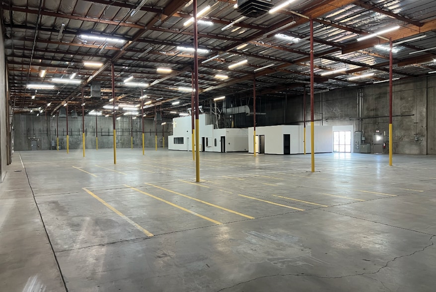 More Photos Of 731 W Fairmont Dr, Tempe Warehouse For Lease