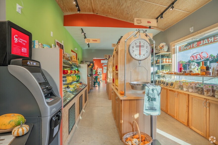 More Photos Of 54 Roosters Way, Jasper Restaurant For Sale