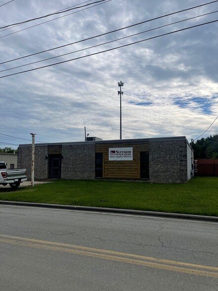 Primary Photo Of 900 Creekside Rd, Chattanooga Warehouse For Sale