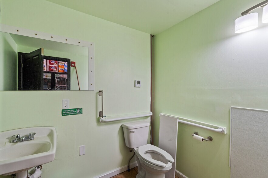 More Photos Of 317 W Fayette St, Syracuse Storefront Retail Office For Sale