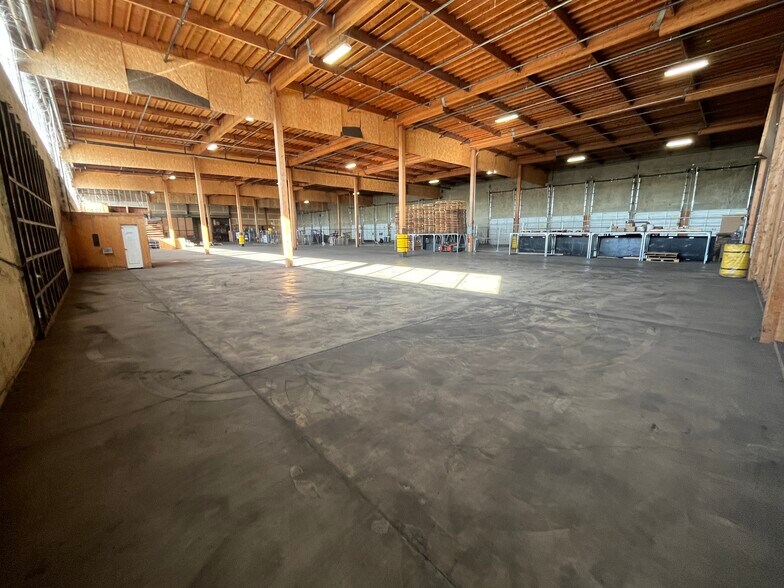 More Photos Of 1370 Port Dr, Clarkston Distribution For Lease