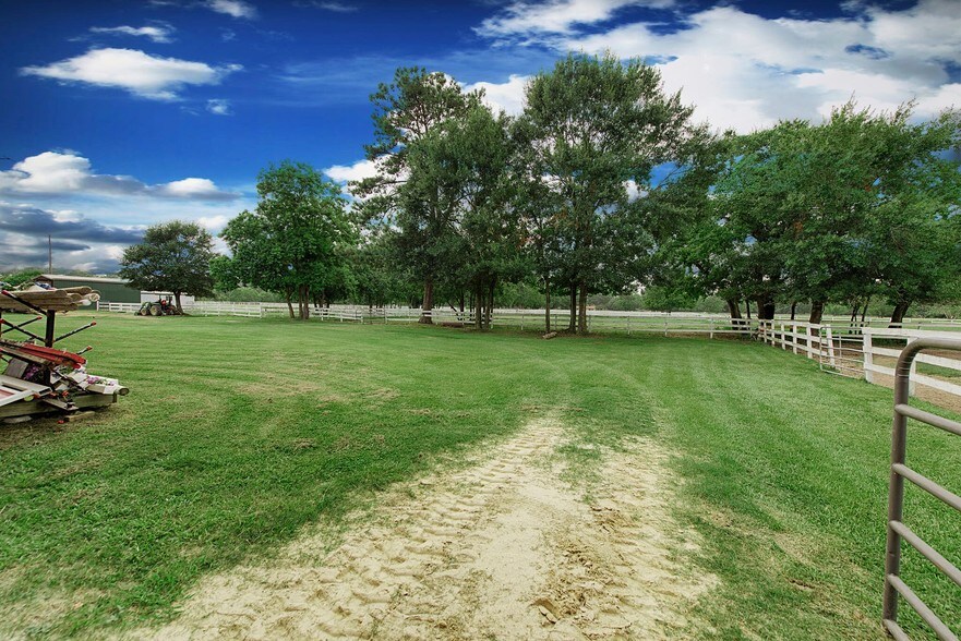 More Photos Of 22815 Lain Rd, Spring Land For Sale