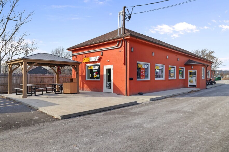 More Photos Of 99 Ohio River Blvd, Leetsdale Fast Food For Sale