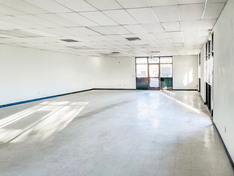 More Photos Of 1975 W Texas St, Fairfield Freestanding For Lease