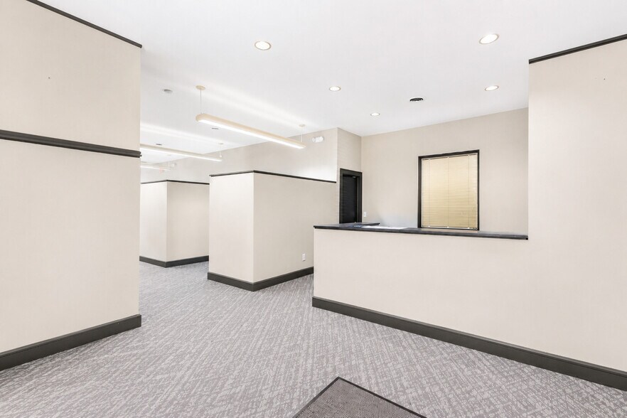 More Photos Of 5963 Kentshire Dr, Kettering Medical For Lease