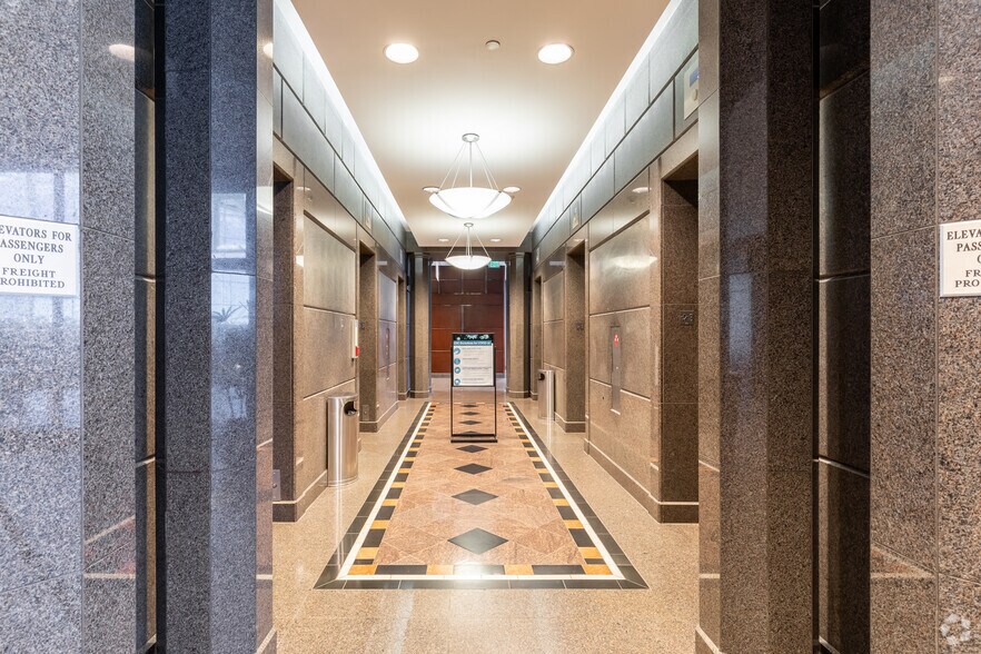 More Photos Of 3000 Riverchase Galleria, Birmingham Office For Lease