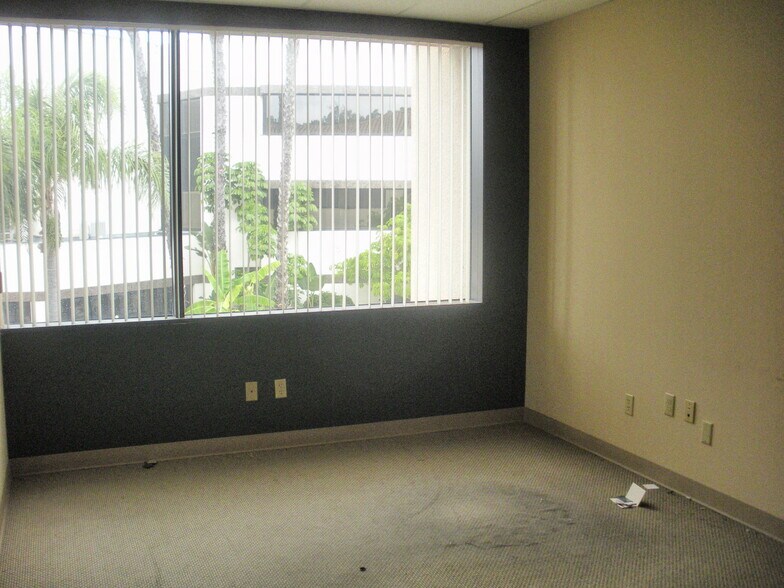 More Photos Of 26921-27051 Moulton Pky, Aliso Viejo Unknown For Lease