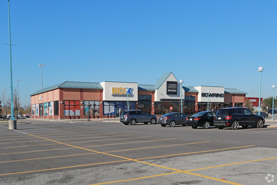 More Photos Of 3255 Hwy 7 E, Markham Storefront For Sale