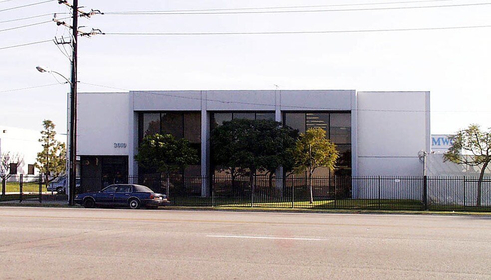 More Photos Of 3020-3070 E Victoria St, Compton Distribution For Lease