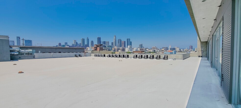 More Photos Of 777 E 10th St, Los Angeles General Retail For Sale