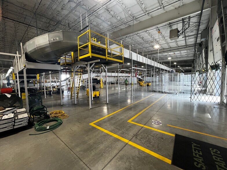More Photos Of 5515 Industrial Way, Pasco Distribution For Sale