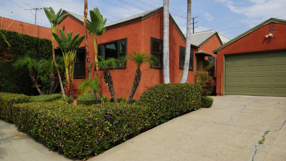 More Photos Of 1850-1854 Hillhurst Ave, Los Angeles Restaurant For Sale