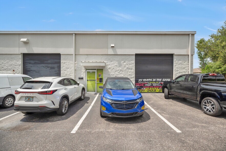 More Photos Of 2350 Us-17-92, Longwood Showroom For Sale