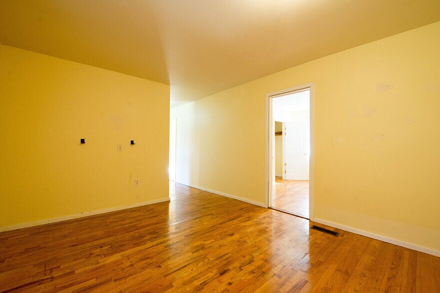 More Photos Of 292-304 Wade Rd, Liberty Apartments For Sale