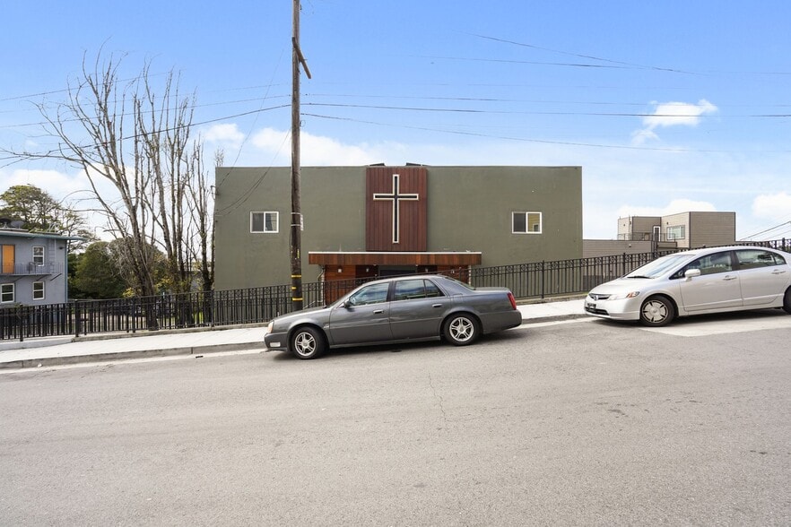 More Photos Of 1221 Oakdale Ave, San Francisco Religious Facility For Sale