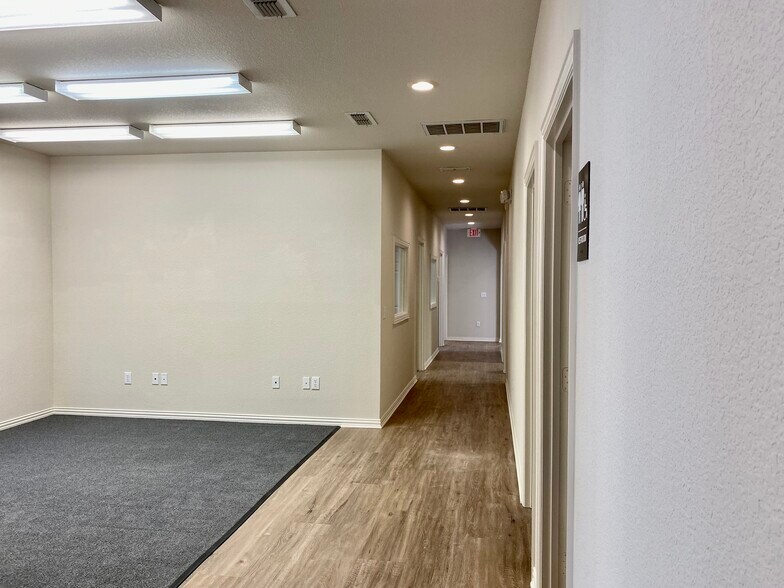More Photos Of 1206 Bent Oaks Ct, Denton Medical For Lease