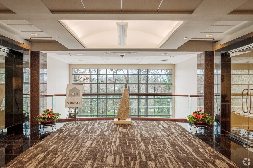 More Photos Of 3595 Grandview Pky, Birmingham Office For Lease