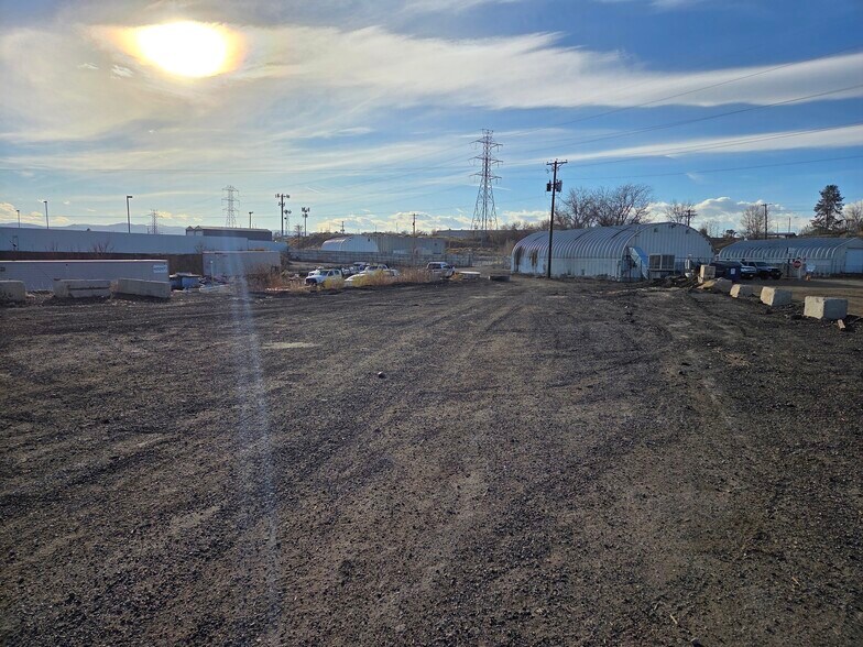 More Photos Of 4290 Clay st, Englewood Industrial For Lease