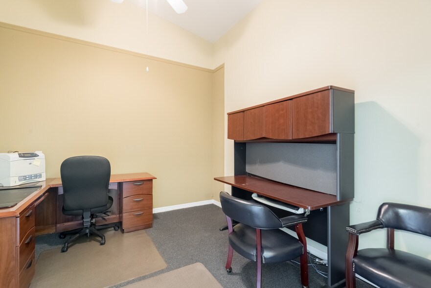 More Photos Of 2210 S Front St, Melbourne Office For Lease