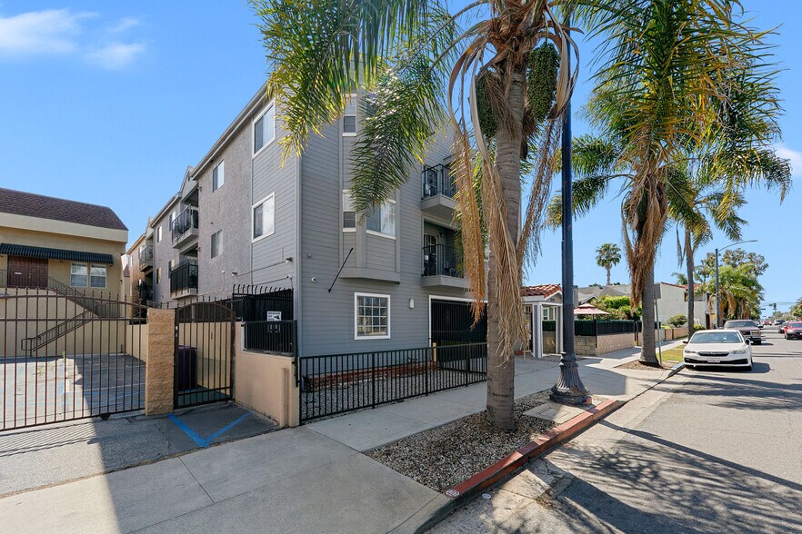 More Photos Of , Long Beach Multifamily For Sale