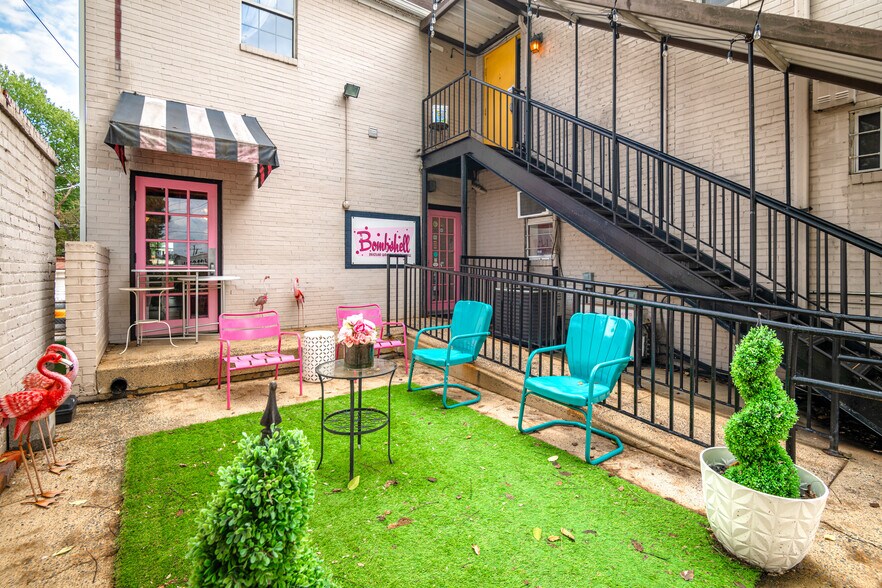 More Photos Of 10 S Crenshaw Ave, Richmond Freestanding For Lease