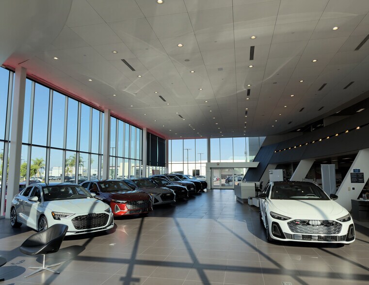 More Photos Of , Santa Ana General Retail For Sale