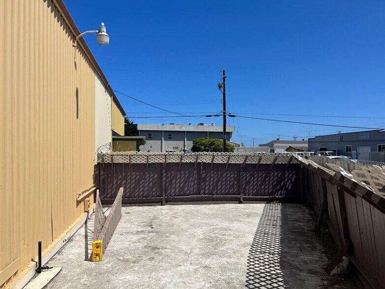 More Photos Of 449 W Clark St, Eureka Warehouse For Sale