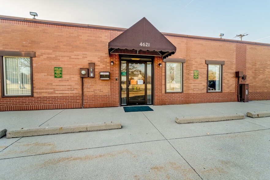 More Photos Of 4615-4621 S Wayne Rd, Wayne Storefront For Sale