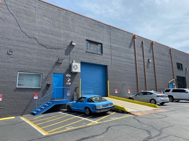 More Photos Of 5300-5320 Eisenhower Ave, Alexandria Warehouse For Lease