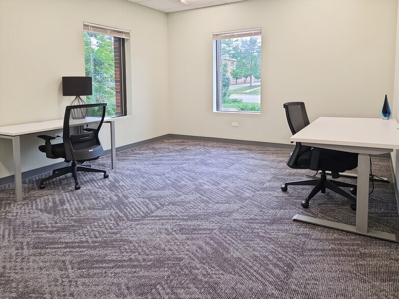 More Photos Of 611 S Milwaukee Ave, Libertyville Coworking Space