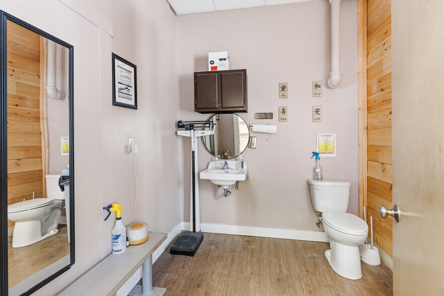 More Photos Of 36 Carpenter Street St, Keene Office For Sale