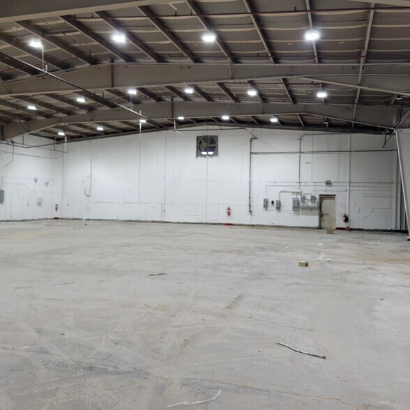 More Photos Of 7 Lake Station Rd, Warwick Manufacturing For Lease