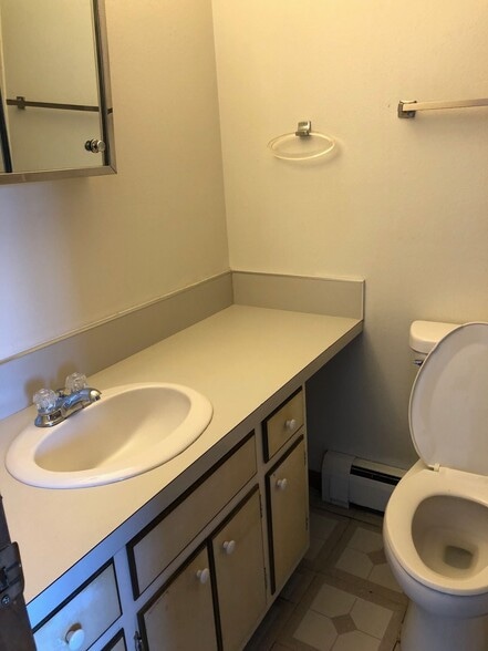 More Photos Of 802-816 15th Ave SW, Cedar Rapids Apartments For Sale