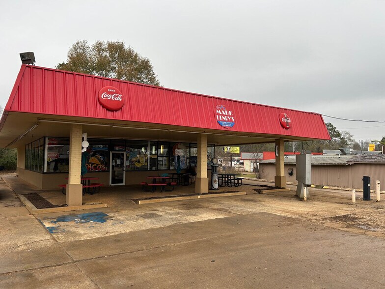 Primary Photo Of 1010 State Highway 21 W, San Augustine Fast Food For Sale