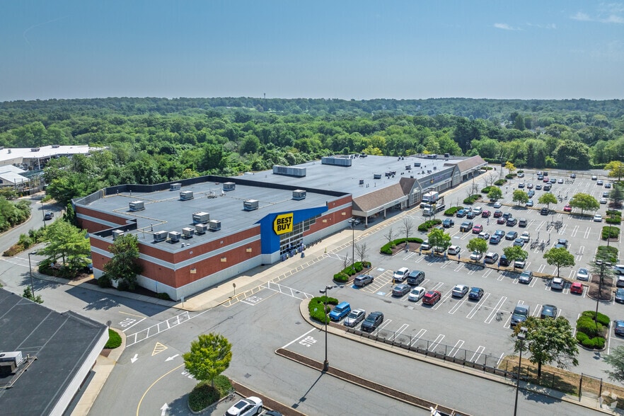 More Photos Of 1 Faunce Corner Rd, Dartmouth Unknown For Lease