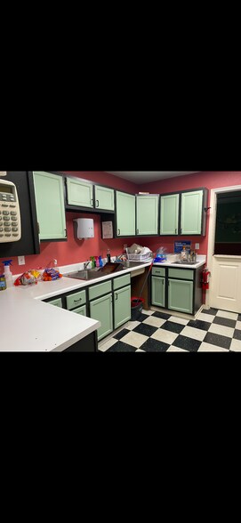 More Photos Of 108 N Ranson Rd, Greenwood Specialty For Sale