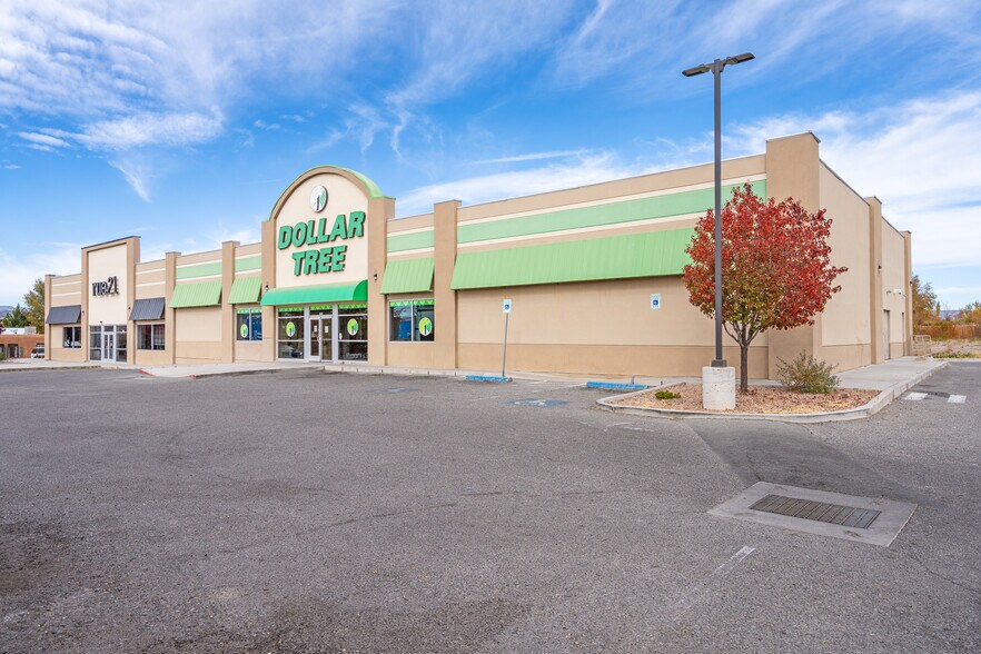 More Photos Of 402 Carr Ln, Espanola Freestanding For Lease