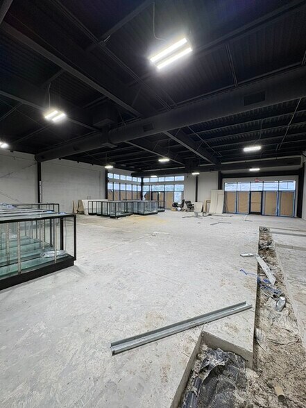 More Photos Of 7241 Lawndale St, Houston Storefront For Lease
