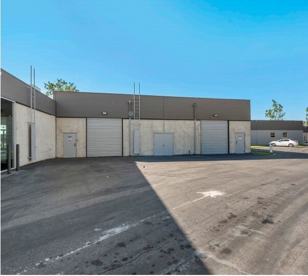 More Photos Of 3199 Airport Loop Dr, Costa Mesa Light Manufacturing For Sale