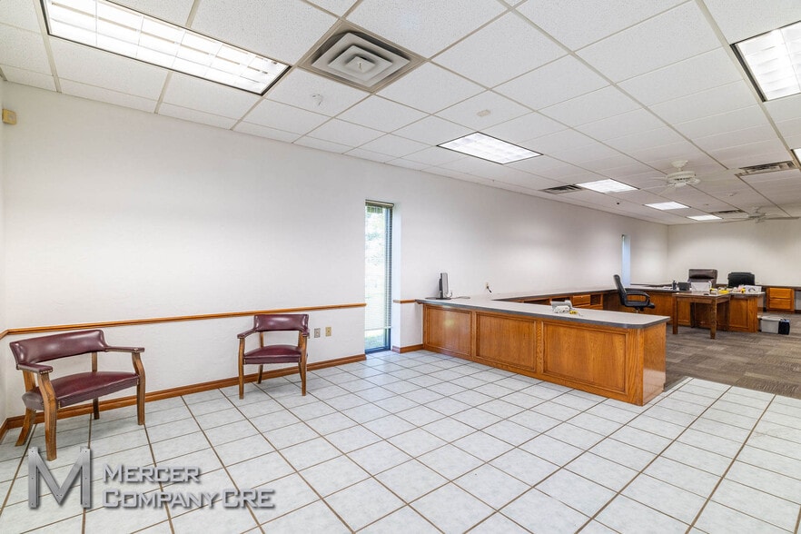 More Photos Of 10108 NW 10th St, Yukon Warehouse For Sale