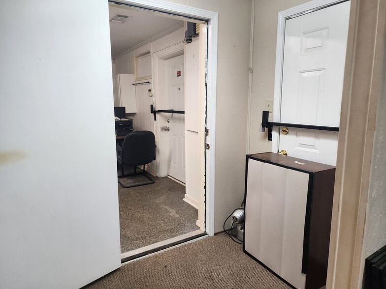 More Photos Of 3976 Napier Ave, Macon-Bibb General Retail For Sale