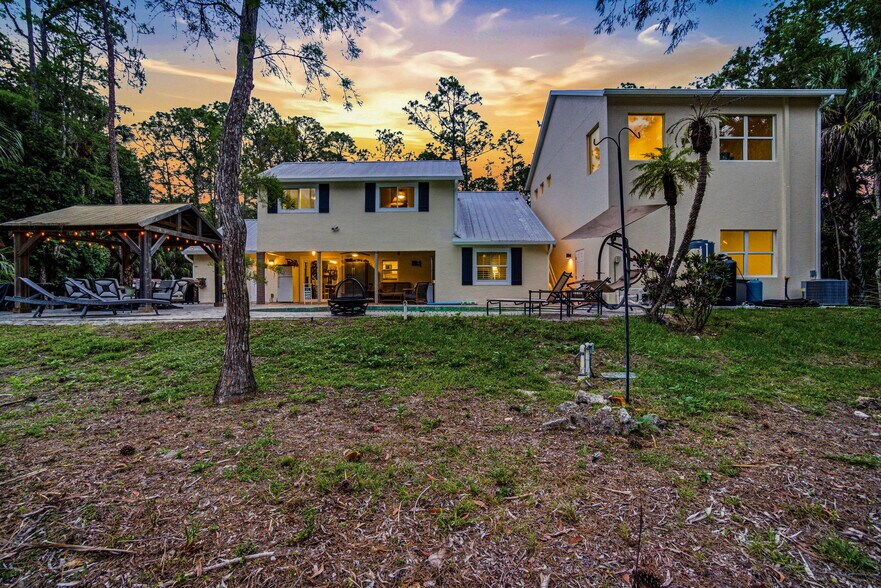 More Photos Of 4120 3rd Ave NW, Naples Apartments For Sale