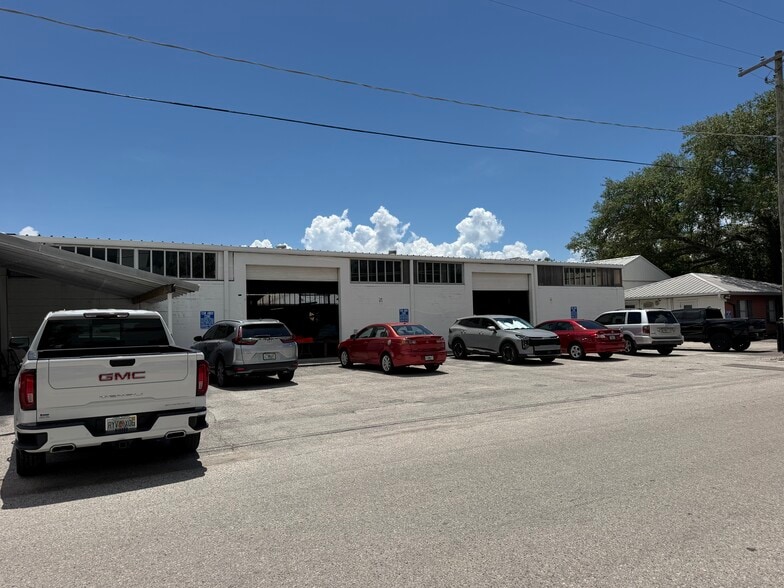 More Photos Of 1706 W Fig St, Tampa Warehouse For Lease